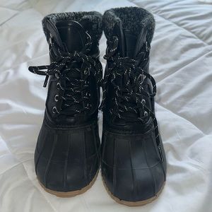 Hilfiger low snow/rain boots.